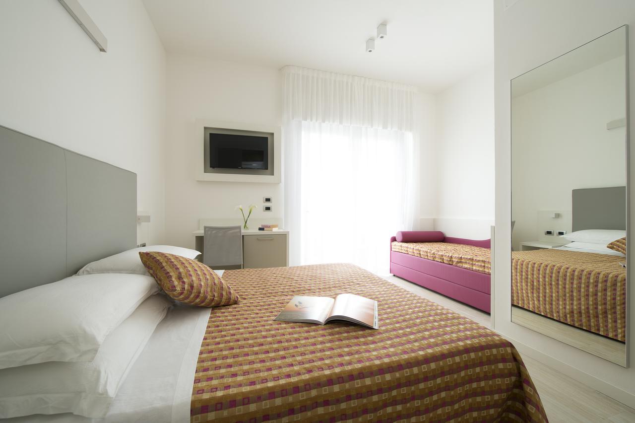 Hotel Pillon Bibione Luaran gambar