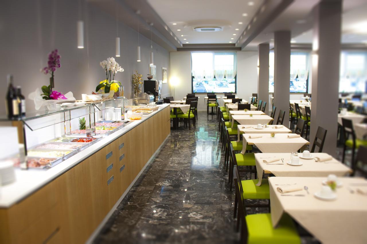 Hotel Pillon Bibione Luaran gambar